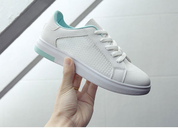 Moteriški tinkliniai sportbačiai su raišteliais, balti