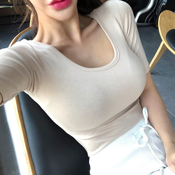 Ženska pripijena bluza s ovalnim izrezom i 3/4 rukavima