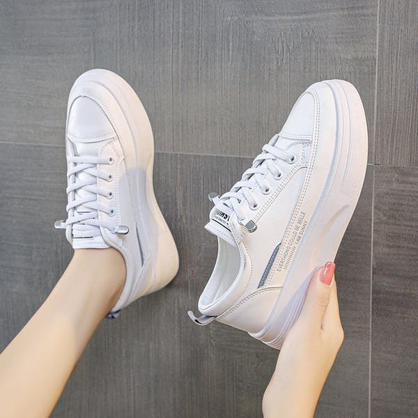 Ženske tenisice bijele boje sa ravnim đonom