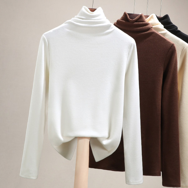 Polo de damă cu mâneci lungi și guler înalt