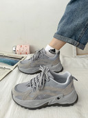 Ženske tenisice s debelim đonom u sivoj boji