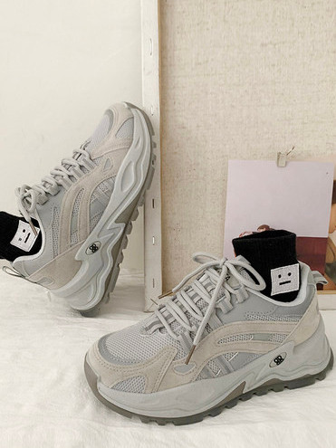 Ženske tenisice s debelim đonom u sivoj boji