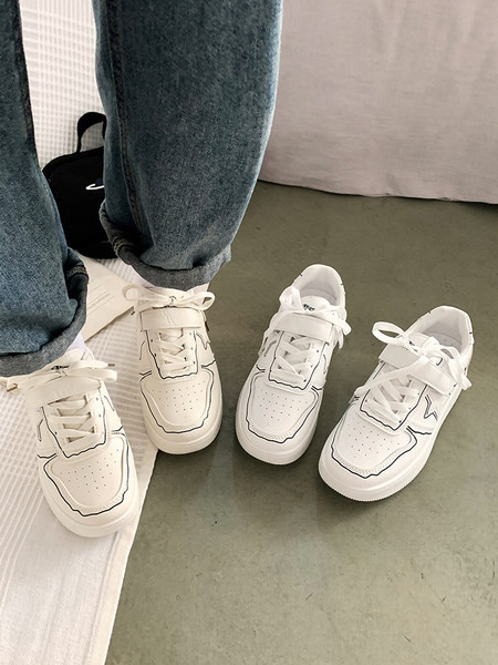 Ženske tenisice sa naljepnicama i vezicama u dvije boje