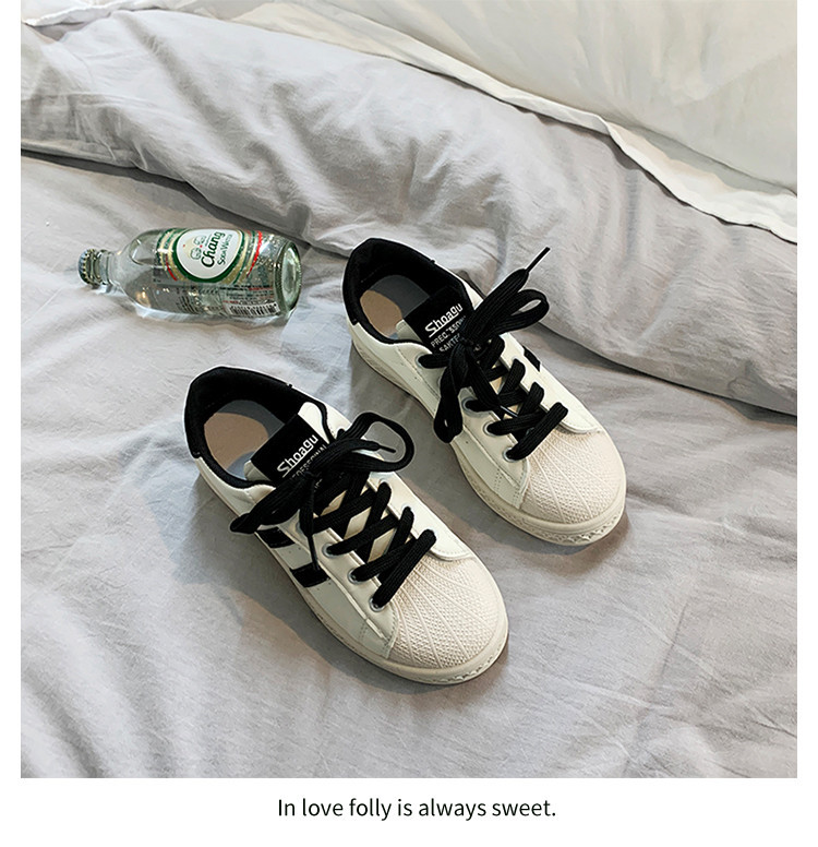 Elegantne ženske tenisice od eko kože s ravnim potplatom