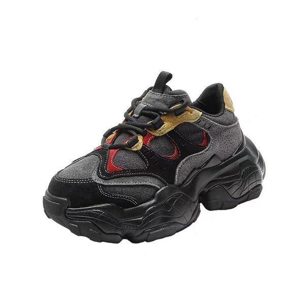 Aktualne ženske tenisice sa grubim đonom u dvije boje