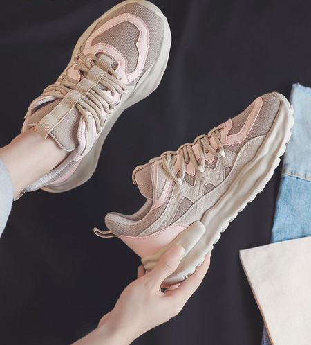 Novi model ženskih tenisica sa gornjim dijelom od mreže - dvije boje