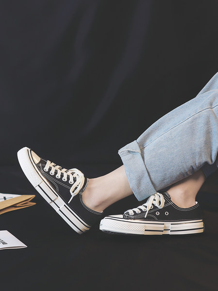 Casual tenisice od eko kože sa ravnim đonom, čist model