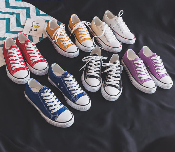 Ženske tekstilne patike sa grbom - dva modela