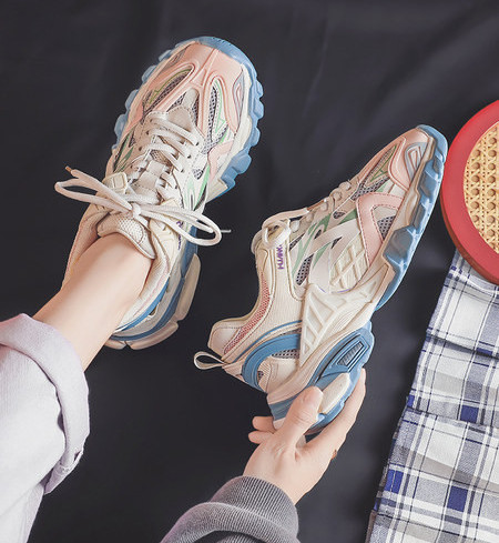 Ženske tenisice s grubim potplatom i zaobljenim uzorkom na vezice