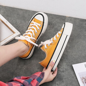 Ležerne ženske tekstilne tenisice s ravnim potplatom