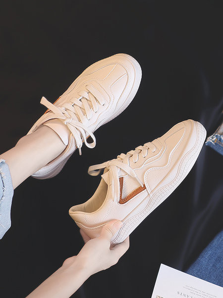 Novi model ženskih tenisica sa ravnim đonom - eko koža