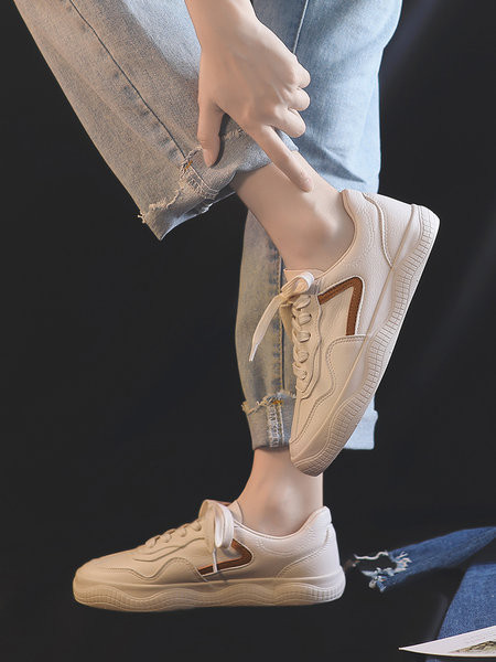 Novi model ženskih tenisica sa ravnim đonom - eko koža