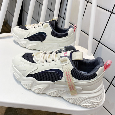 Γυναικεία sneakers με κορδόνια σε τρία χρώματα