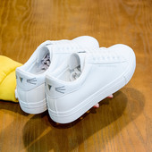 Kahes värvitoonis tikandiga vabaaja naiste tossud