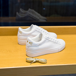 Kahes värvitoonis tikandiga vabaaja naiste tossud