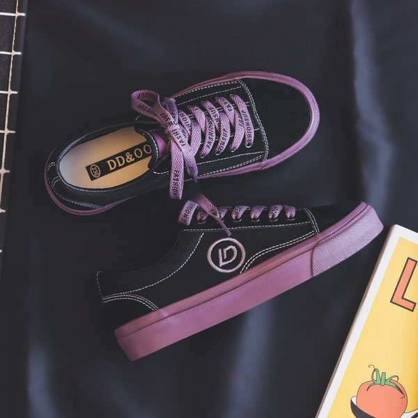 Uus mudel musta värvi paeltega naiste tossud