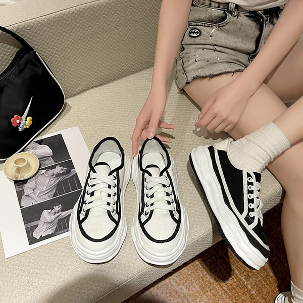 Ženske casual tekstilne tenisice s ravnim potplatom u dvije boje