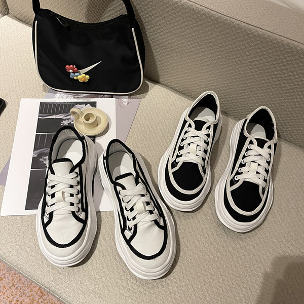 Ženske casual tekstilne tenisice s ravnim potplatom u dvije boje