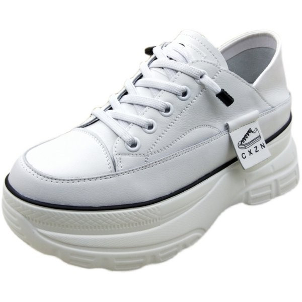 Novi model ženskih tenisica sa visokom platformom u bijeloj boji