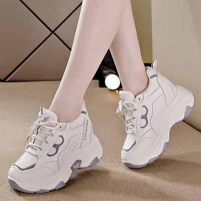Γυναικεία casual sneakers με ψηλή σόλα