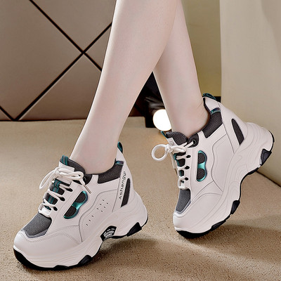 Γυναικεία casual sneakers με ψηλή σόλα