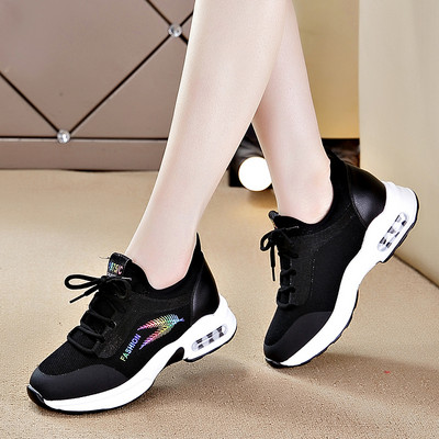 Ženske tenisice s vezicama i uzorkom u boji