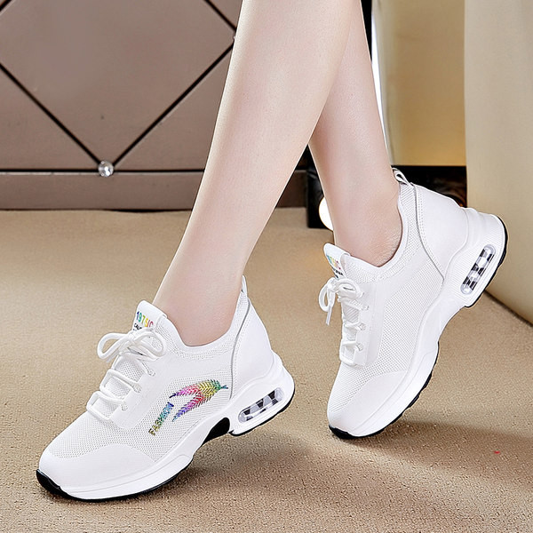 Ženske tenisice s vezicama i uzorkom u boji