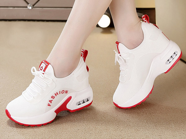 Ženske tenisice s visokom platformom i vezicama