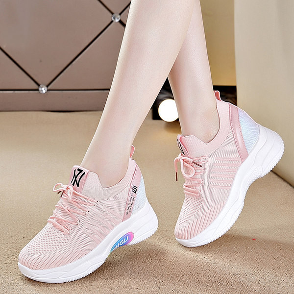 Naiste kõrge tallaga tossud - valge ja must