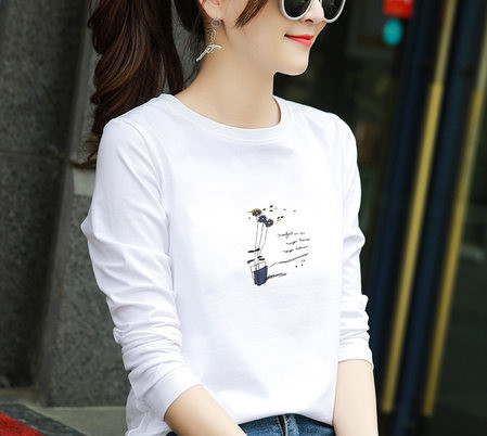 Komplet ženske bluze s dugim rukavima i aplikacijom