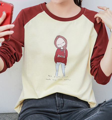 Komplet ženske bluze s dugim rukavima i aplikacijom