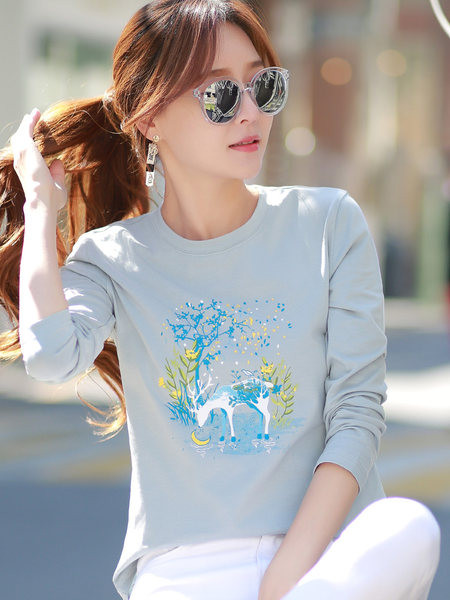 Komplet ženske bluze s dugim rukavima i aplikacijom