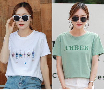 Σετ δύο γυναικεία μπλουζάκια με κοντά μανίκια - διαφορετικές εφαρμογές