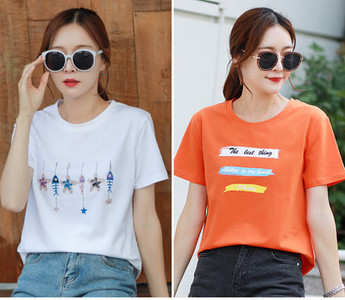 Σετ δύο γυναικεία μπλουζάκια με κοντά μανίκια - διαφορετικές εφαρμογές