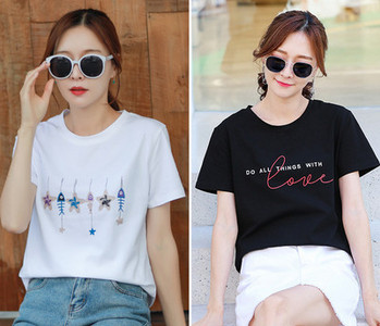 Σετ δύο γυναικεία μπλουζάκια με κοντά μανίκια - διαφορετικές εφαρμογές