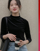 Naiste madala kraega sametpluus