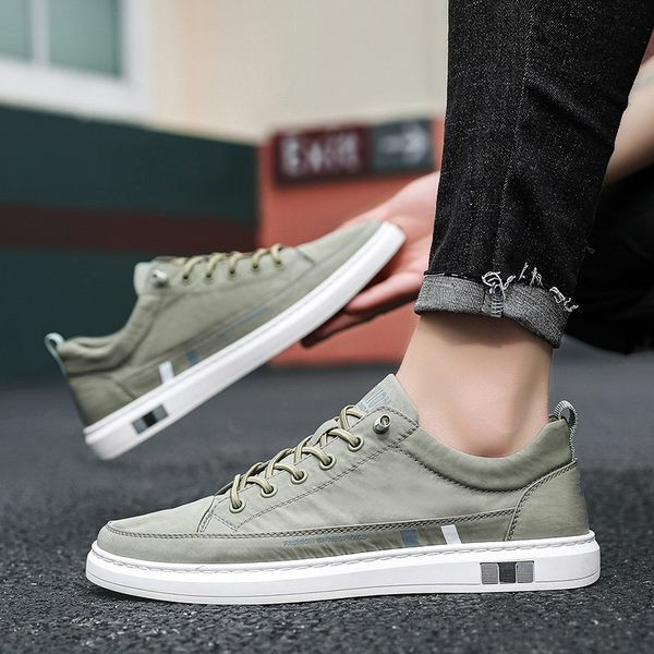 Lameda tallaga meeste tossude uus mudel - kolme värvi