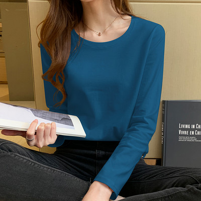 Bluză mulată cu decolteu oval pentru femei