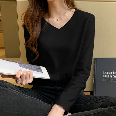 Bluză mulată cu decolteu oval pentru femei