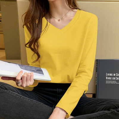 Bluză mulată cu decolteu oval pentru femei