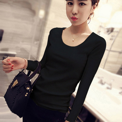 Običan model ženske bluze nekoliko modela