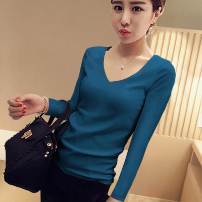 Običan model ženske bluze nekoliko modela