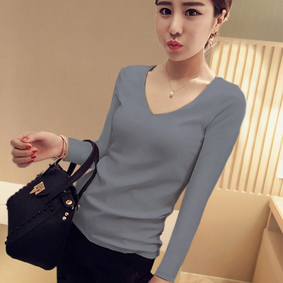 Običan model ženske bluze nekoliko modela