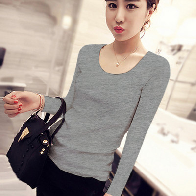 Običan model ženske bluze nekoliko modela