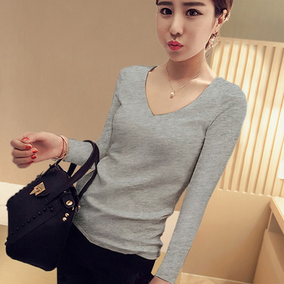 Običan model ženske bluze nekoliko modela