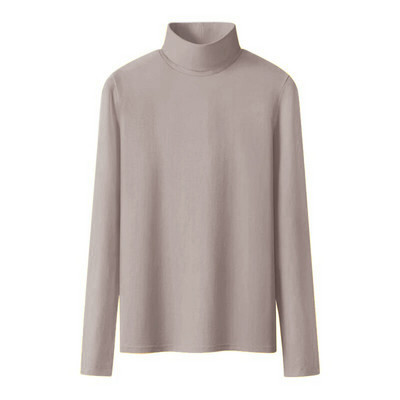 Običan model ženske bluze nekoliko modela