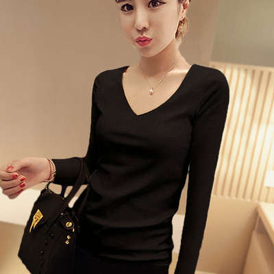 Uue mudeli naiste pluus ovaalse või spitsikaelusega