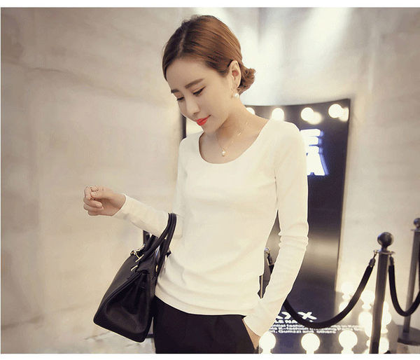 Uue mudeli naiste pluus ovaalse või spitsikaelusega