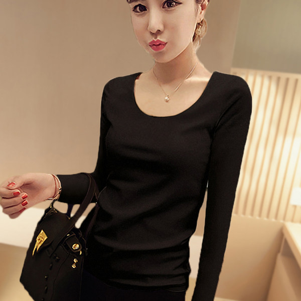 Uue mudeli naiste pluus ovaalse või spitsikaelusega