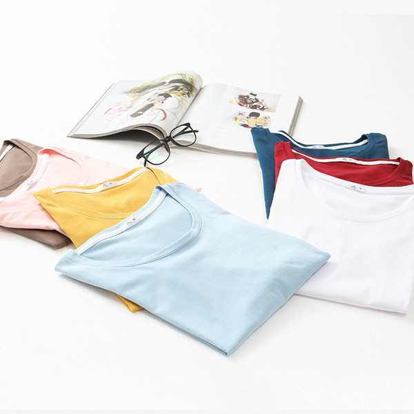 Bluză de damă simplă cu mâneci lungi și decolteu O